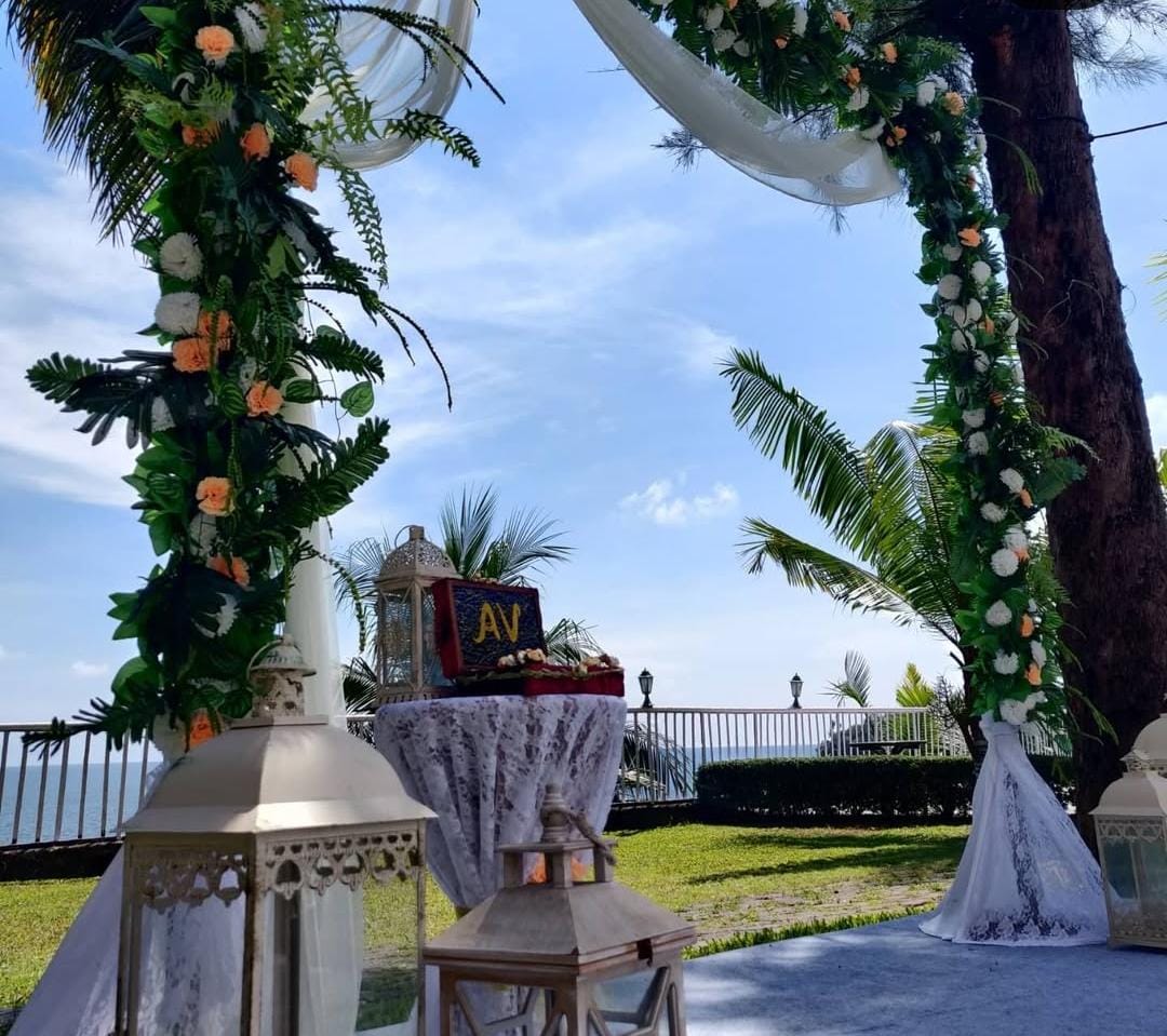 Leader light and sound