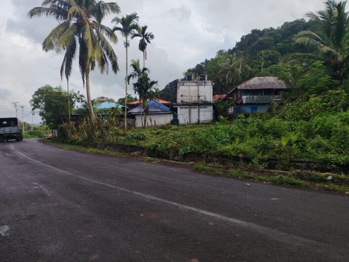 LAND FOR SALE – MITHAKHARI MAIN ROAD JUNCTION