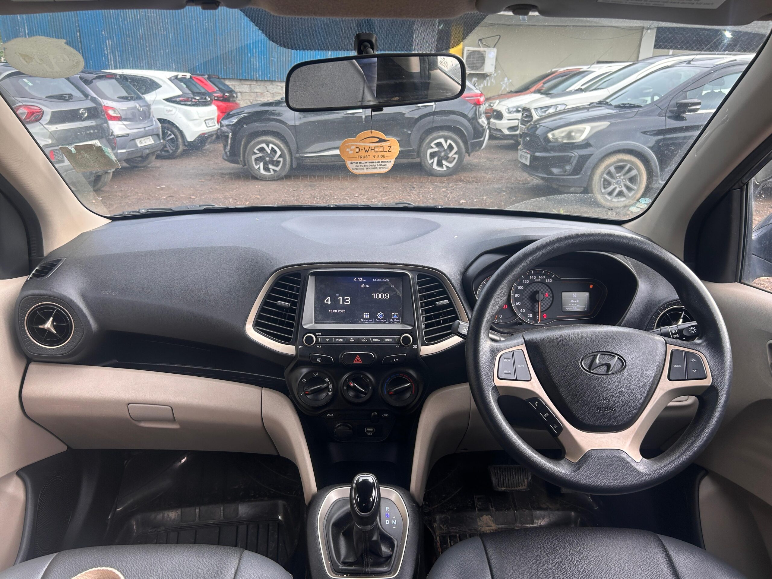 Used Car for Sale – SANTRO (P) AMT (2019)