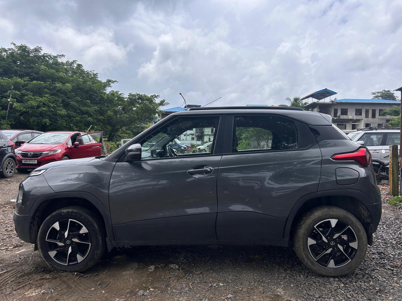 CAR FOR SALE – TATA PUNCH