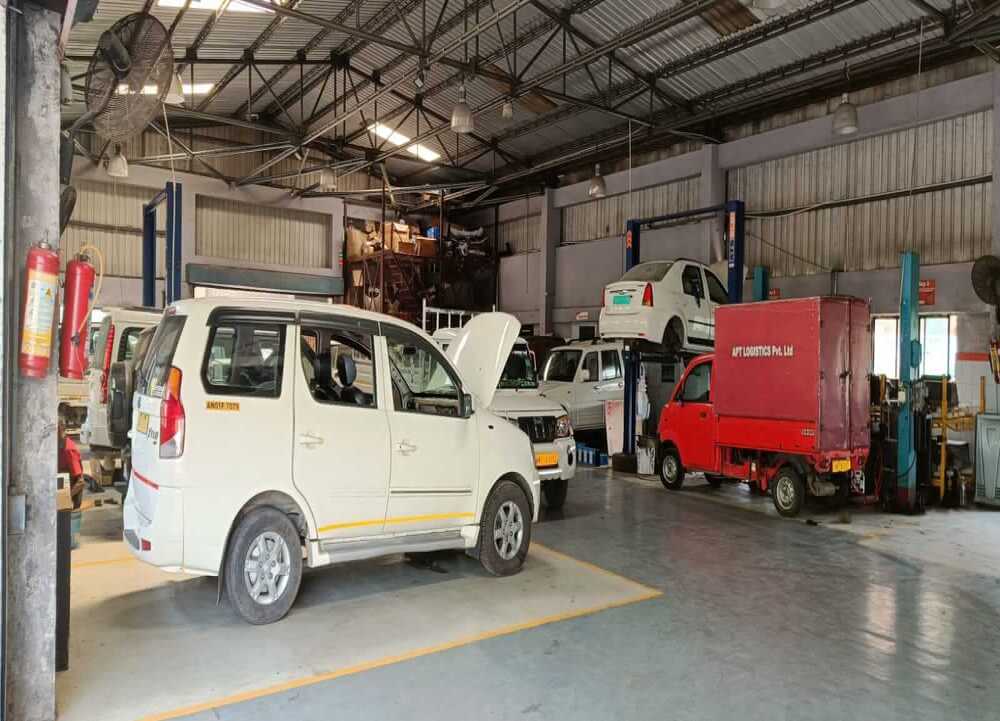 Join the Jadwet Mahindra Team