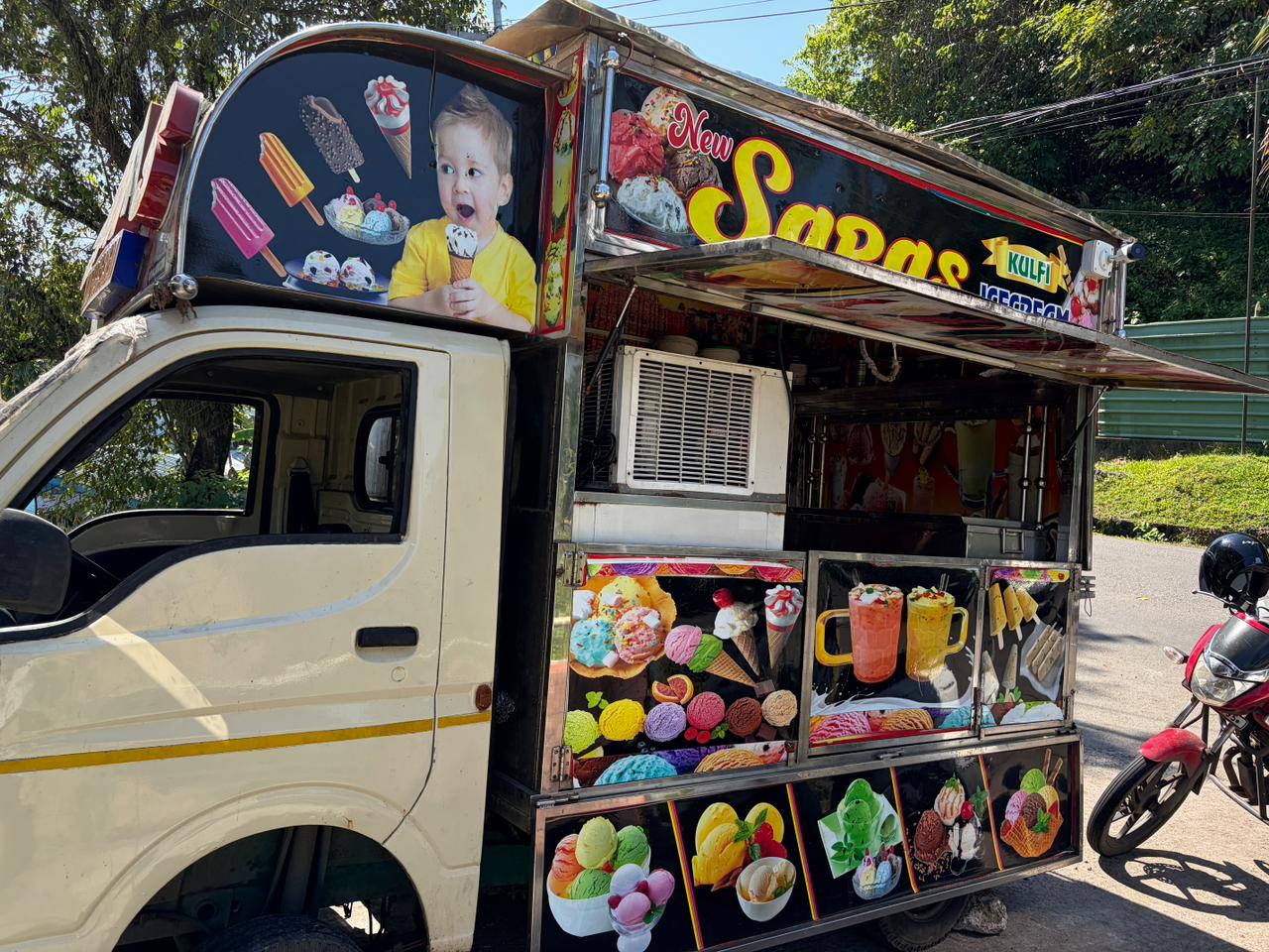 🍧 SARAS KULFI & ICE CREAM – FRESH, CREAMY & IRRESISTIBLE! 🍦