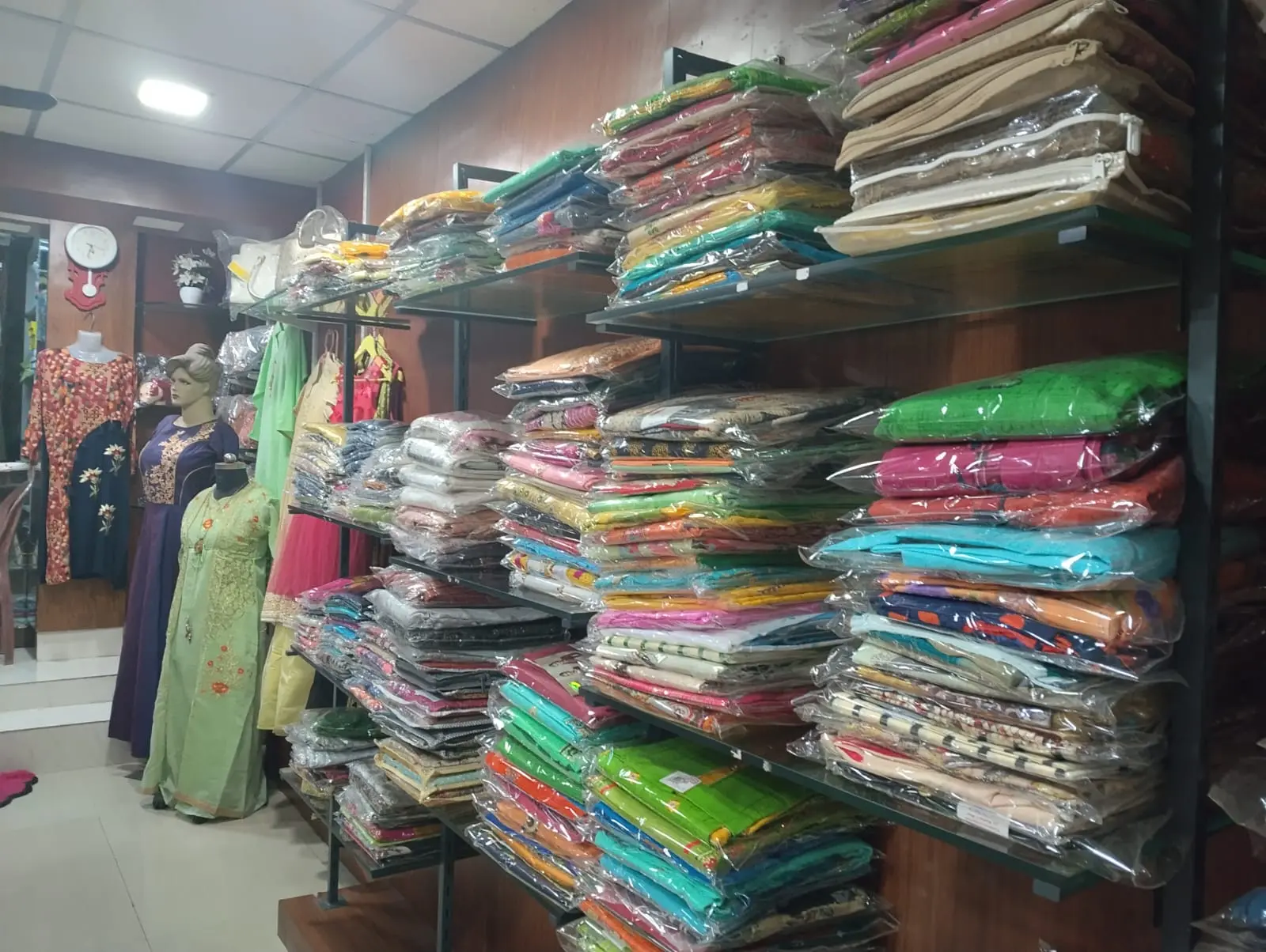 Sethi Tailors & Fashion Collections – Ladies Tailoring & Women’s Boutique in Junglighat
